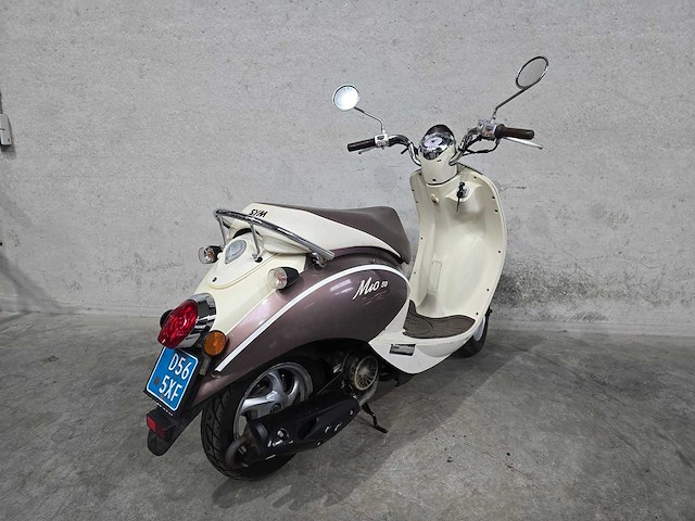 Sym - snorscooter - mio 50 - 4t 25km uitvoering d565xf - afbeelding 5 van  7
