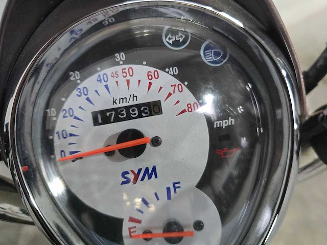 Sym - snorscooter - mio 50 - 4t 25km uitvoering d565xf - afbeelding 7 van  7