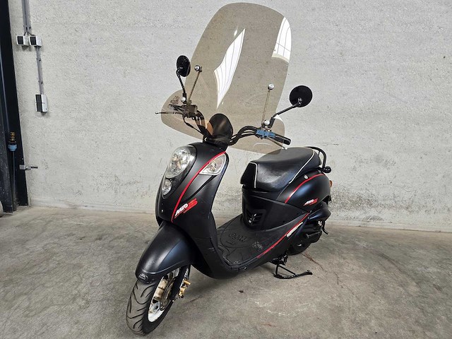 Sym - snorscooter - mio 50 - 4t 25km uitvoering d801tf - afbeelding 3 van  7