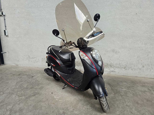 Sym - snorscooter - mio 50 - 4t 25km uitvoering d801tf - afbeelding 4 van  7