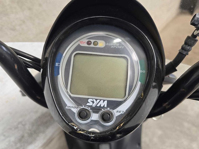 Sym - snorscooter - mio 50 - 4t 25km uitvoering d801tf - afbeelding 7 van  7