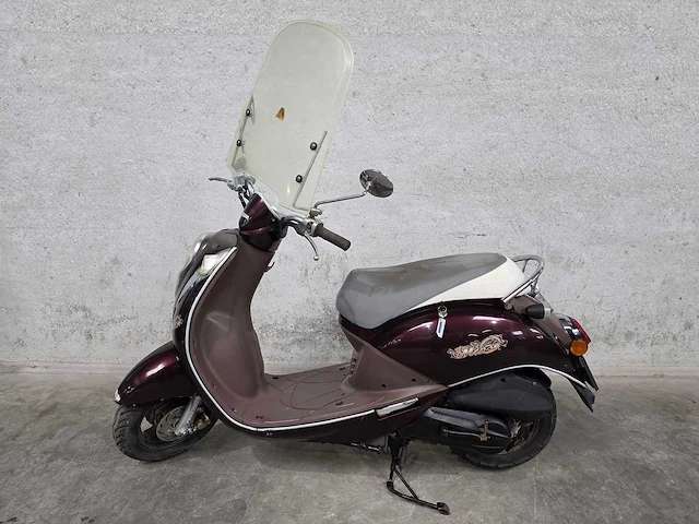 Sym - snorscooter - mio 50 - 4t 25km uitvoering d906bp - afbeelding 1 van  7