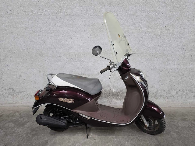 Sym - snorscooter - mio 50 - 4t 25km uitvoering d906bp - afbeelding 2 van  7