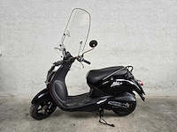 Sym - snorscooter - mio 50 - 4t 25km uitvoering dhp22d - afbeelding 1 van  6