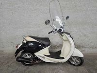 Sym - snorscooter - mio 50 - 4t 25km uitvoering f353ph - afbeelding 2 van  7