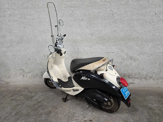 Sym - snorscooter - mio 50 - 4t 25km uitvoering f353ph - afbeelding 6 van  7
