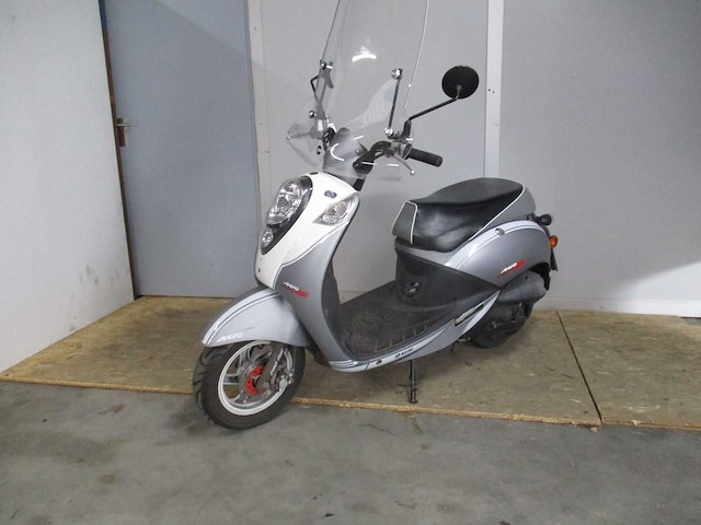 Sym - snorscooter - mio 50 sport - scooter - afbeelding 3 van  8