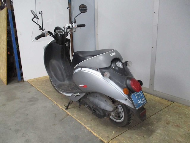 Sym - snorscooter - mio 50 sport - scooter - afbeelding 2 van  8