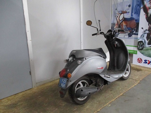 Sym - snorscooter - mio 50 sport - scooter - afbeelding 9 van  11