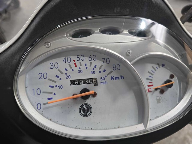 Sym - snorscooter - orbit - 4t 25km uitvoering d040zh - afbeelding 7 van  7