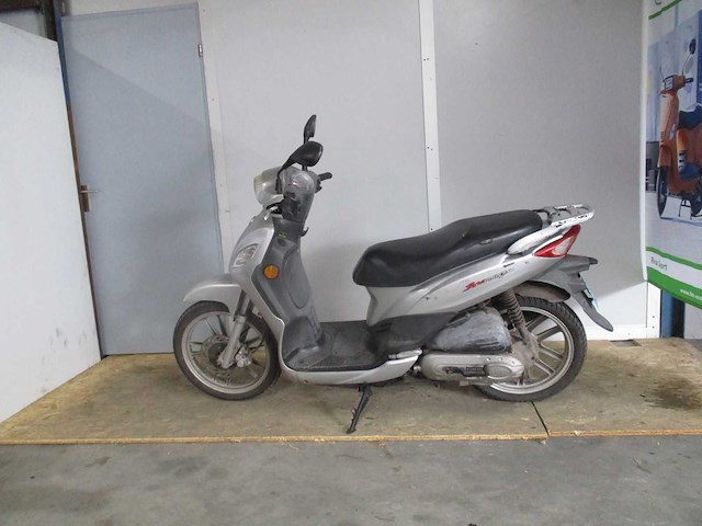Sym - snorscooter - symphony 50 - scooter - afbeelding 1 van  11