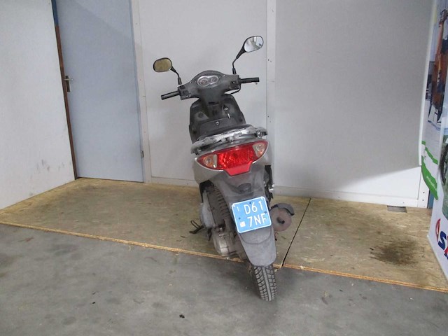 Sym - snorscooter - symphony 50 - scooter - afbeelding 10 van  11