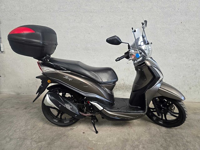 Sym - snorscooter - symphony st - 4t 25km uitvoering drv12r - afbeelding 2 van  7