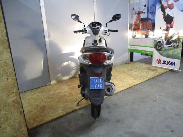 Sym - snorscooter - symphony st e3 - scooter - afbeelding 10 van  11