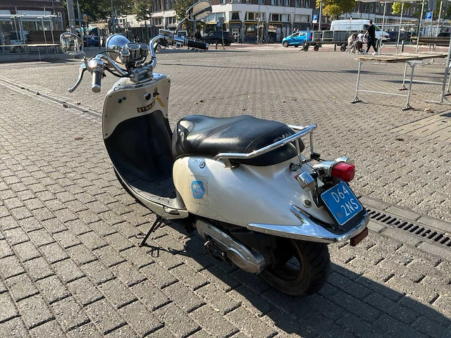 Sym allo snorfietsen & snorscooters - afbeelding 23 van  29