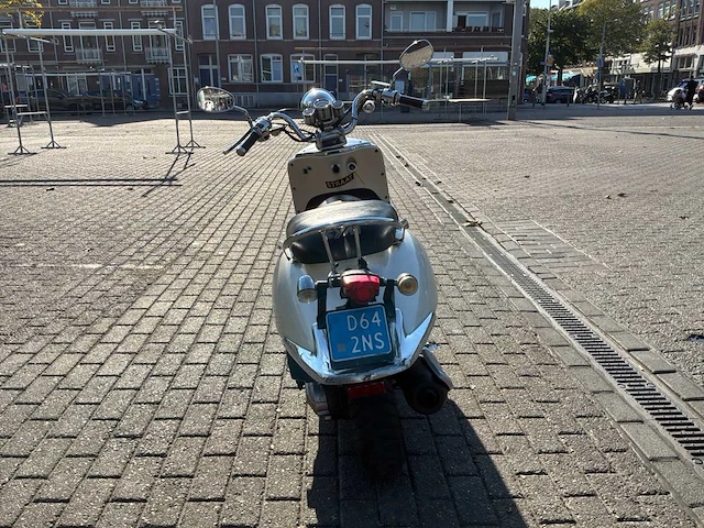 Sym allo snorfietsen & snorscooters - afbeelding 24 van  29