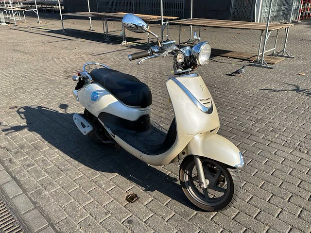 Sym allo snorfietsen & snorscooters - afbeelding 27 van  29