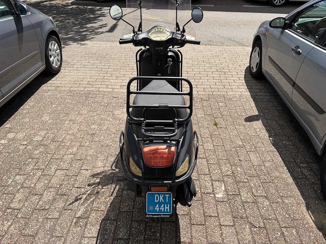 Sym en agm: sym fiddele 2 60s, sym tanik 50,agm retro 50. snorscooters - afbeelding 1 van  93