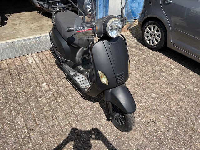 Sym en agm: sym fiddele 2 60s, sym tanik 50,agm retro 50. snorscooters - afbeelding 4 van  93