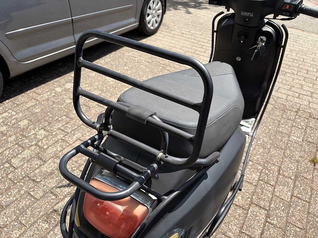Sym en agm: sym fiddele 2 60s, sym tanik 50,agm retro 50. snorscooters - afbeelding 20 van  93