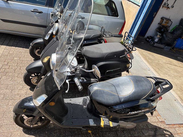 Sym en agm: sym fiddele 2 60s, sym tanik 50,agm retro 50. snorscooters - afbeelding 11 van  93