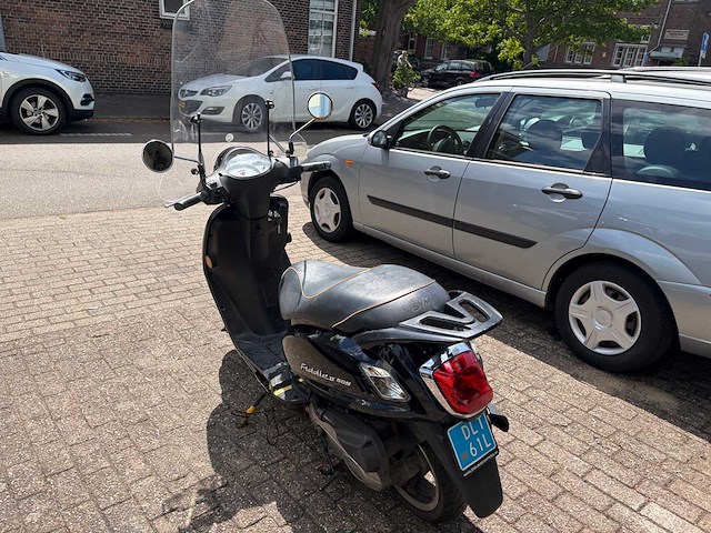 Sym en agm: sym fiddele 2 60s, sym tanik 50,agm retro 50. snorscooters - afbeelding 61 van  93