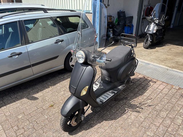 Sym en agm: sym fiddele 2 60s, sym tanik 50,agm retro 50. snorscooters - afbeelding 62 van  93