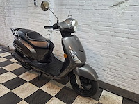 Sym fiddle 2 45 km bromscooter 4takt - afbeelding 6 van  6