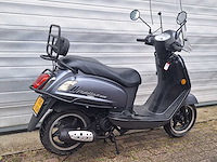 Sym fiddle 2 45 km bromscooter 4takt - afbeelding 3 van  6