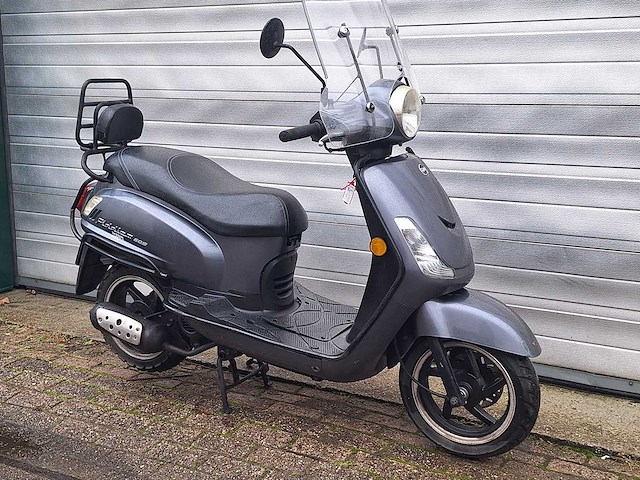 Sym fiddle 2 45 km bromscooter 4takt - afbeelding 5 van  6