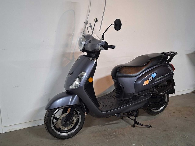 Sym fiddle 2 45 km bromscooter 4takt - afbeelding 1 van  2