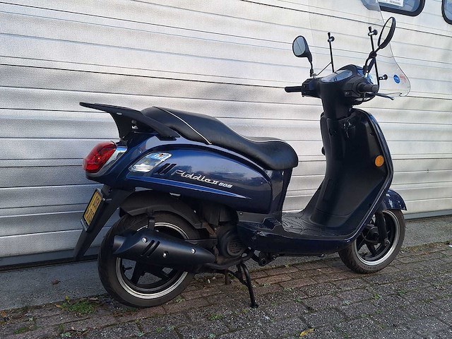 Sym fiddle 2 45 km bromscooter 4takt - afbeelding 5 van  7