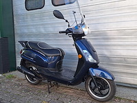 Sym fiddle 2 45 km bromscooter 4takt - afbeelding 7 van  7