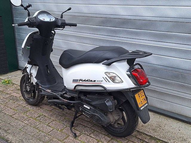Sym fiddle 2 45 km bromscooter 4takt - afbeelding 3 van  7