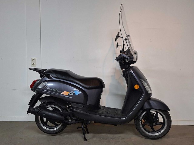 Sym fiddle 2 45 km bromscooter 4takt - afbeelding 6 van  7