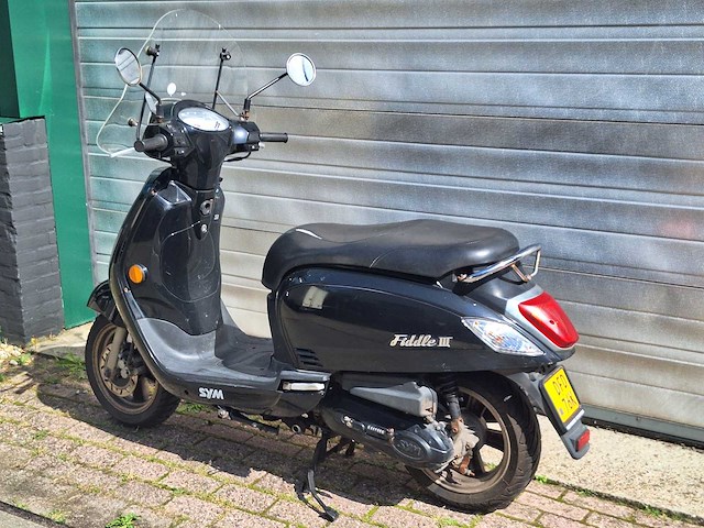 Sym fiddle 3 45km bromscooter 4-takt - afbeelding 3 van  7