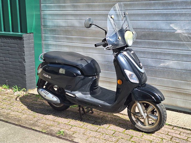 Sym fiddle 3 45km bromscooter 4-takt - afbeelding 4 van  7