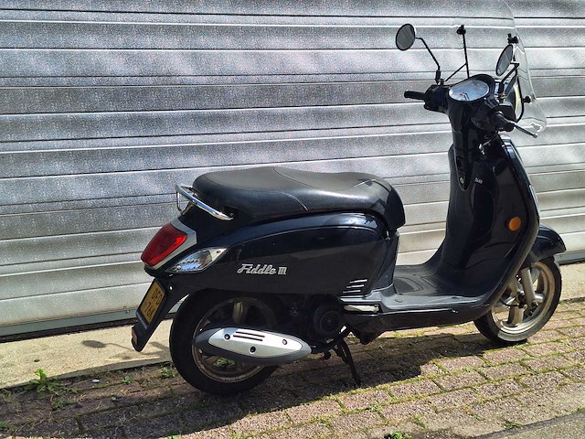 Sym fiddle 3 45km bromscooter 4-takt - afbeelding 5 van  7