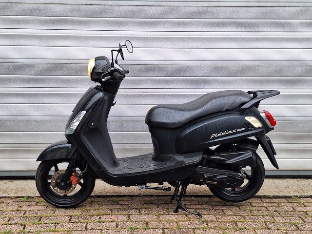 Sym fiddle ii 45km bromscooter 4-takt - afbeelding 1 van  6