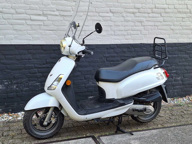 Sym fiddle ii 45km bromscooter 4-takt - afbeelding 2 van  6