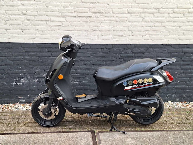 Sym fiddle ii 45km bromscooter 4-takt - afbeelding 1 van  7