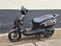 Sym fiddle ii 45km bromscooter 4-takt - afbeelding 2 van  7