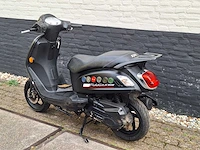 Sym fiddle ii 45km bromscooter 4-takt - afbeelding 3 van  7