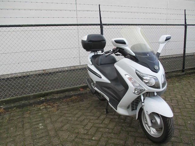 Sym gts 300i evo - motoscooter - motorfiets - afbeelding 7 van  11