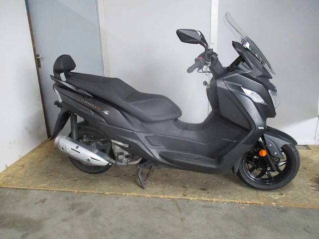 Sym joymax_z - motorscooter - cbs braking systeem - motorcycle - afbeelding 10 van  12