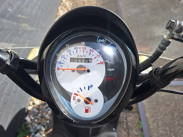 Sym mio 25km 4t snorscooter - afbeelding 5 van  7