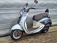 Sym mio 25km snorscooter 4-takt - afbeelding 4 van  7