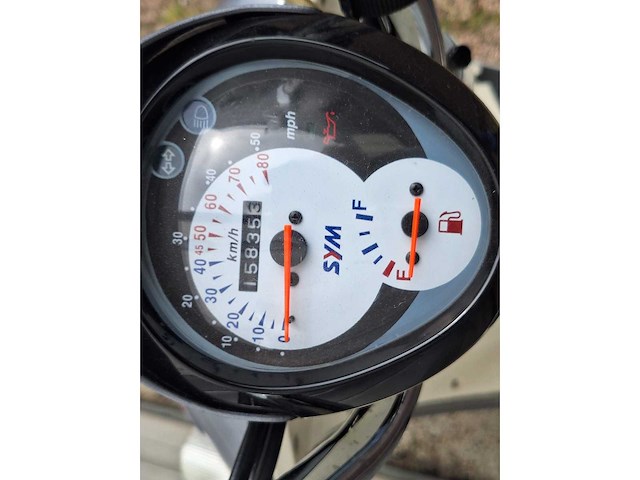 Sym mio 25km snorscooter 4-takt - afbeelding 1 van  7