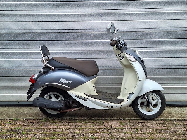 Sym mio 25km snorscooter 4-takt - afbeelding 6 van  7