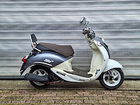 Sym mio 25km snorscooter 4-takt - afbeelding 6 van  7